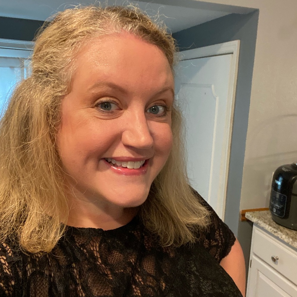 Meet your Posher, Leslie